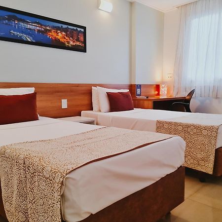 Alameda Vitoria Hotel Buitenkant foto