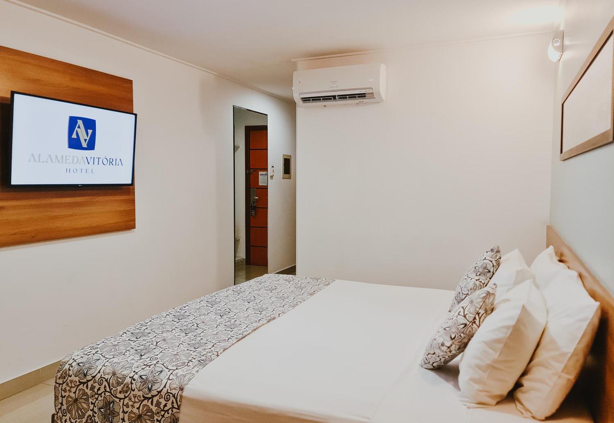 Alameda Vitoria Hotel Buitenkant foto