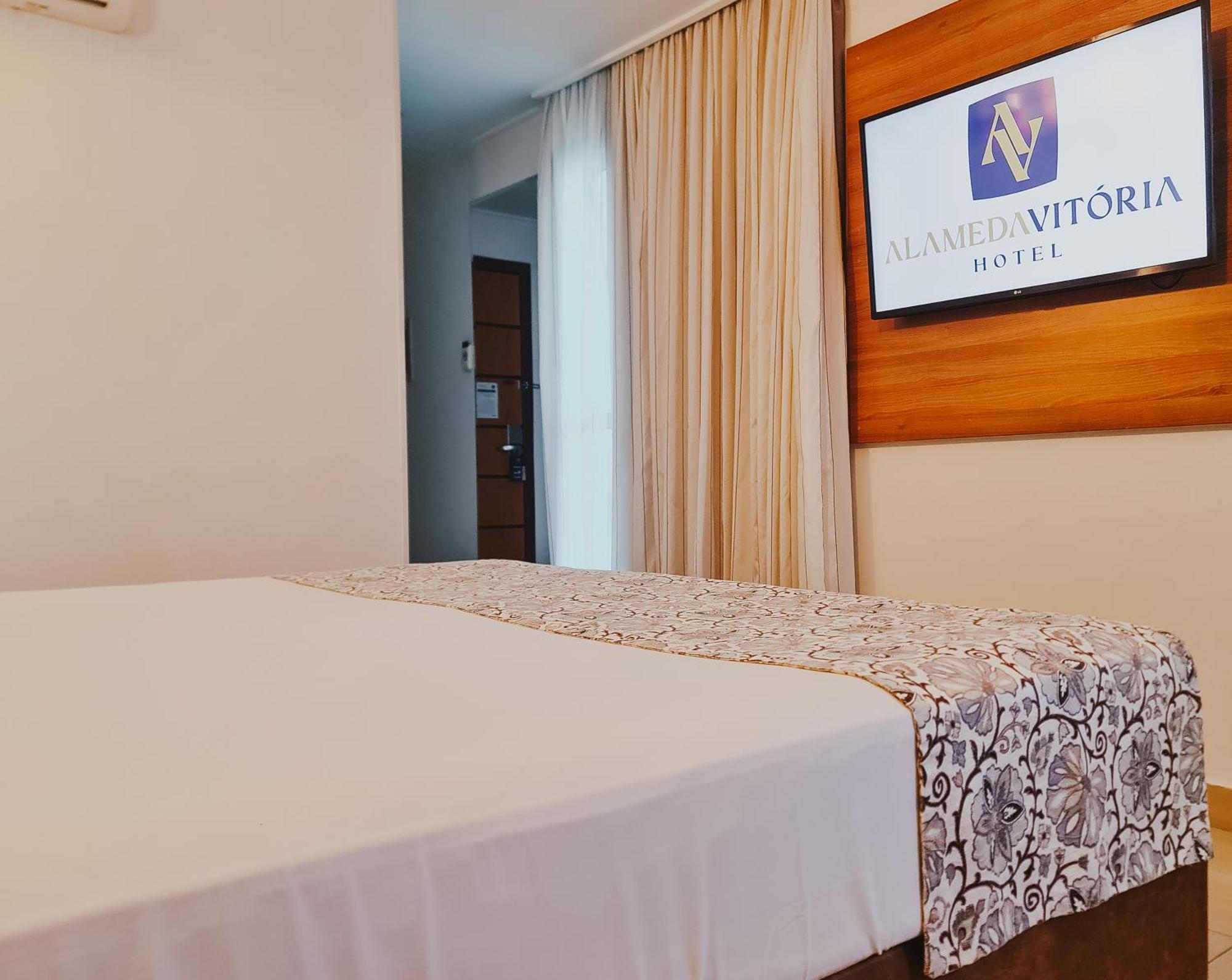 Alameda Vitoria Hotel Buitenkant foto